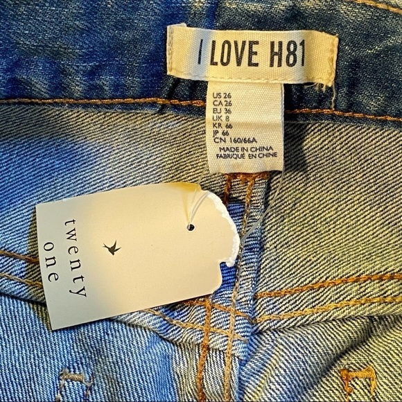 Forever 21 I Love H81 Cuffed Distressed Denim Jeans Shorts Size 26 NWT - Picture 11 of 14